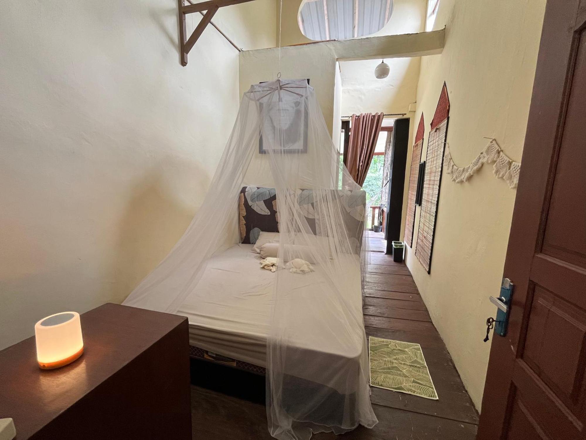 Hotel Charlys Little House Bukit Lawang Esterno foto
