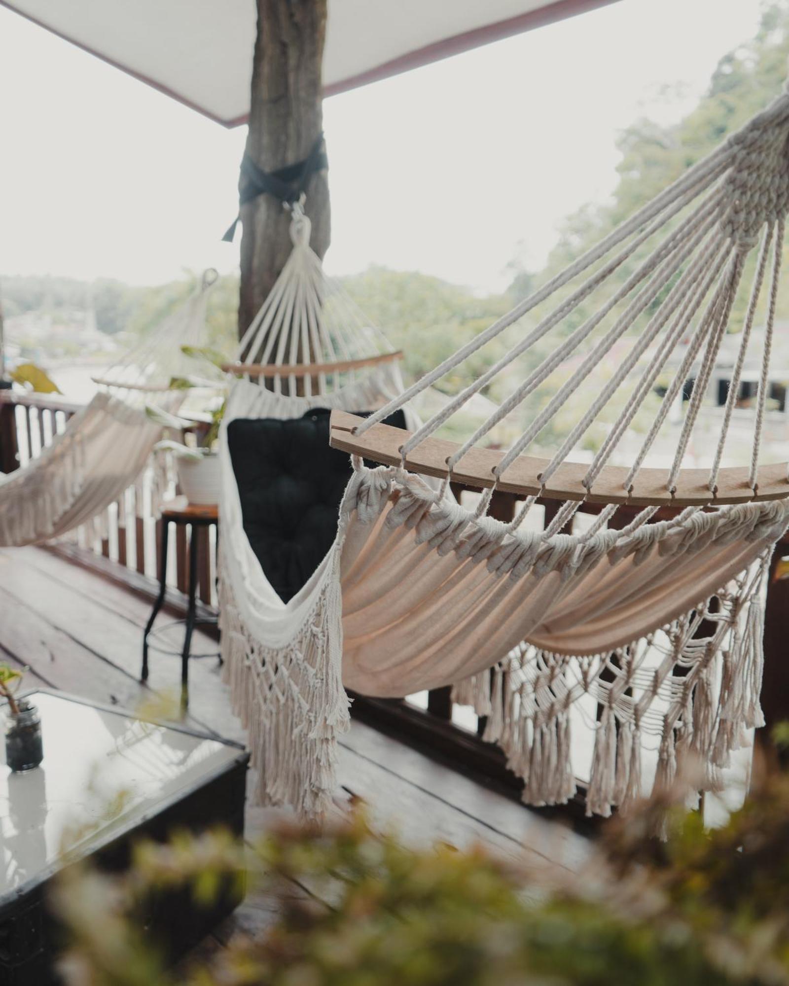 Hotel Charlys Little House Bukit Lawang Esterno foto
