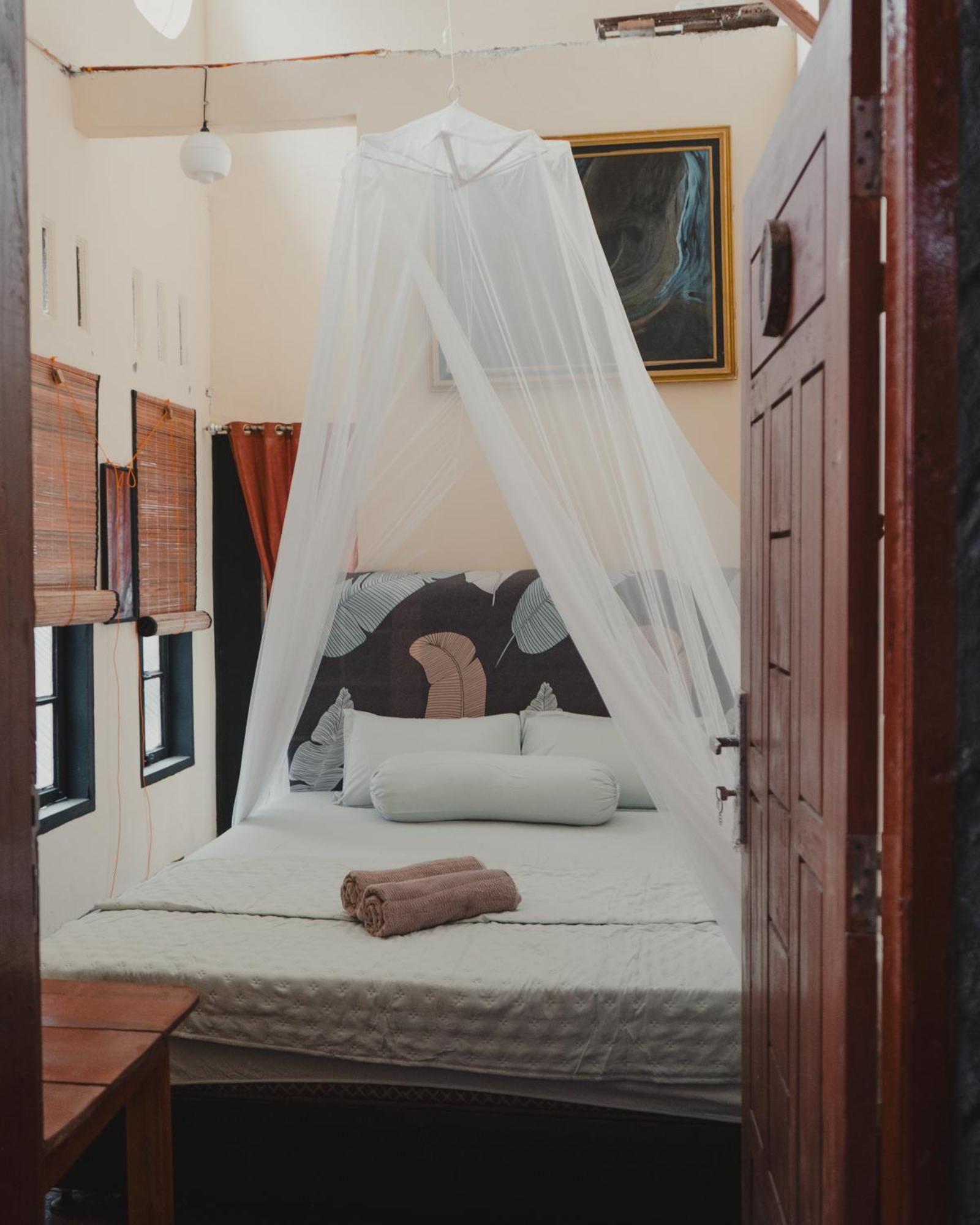 Hotel Charlys Little House Bukit Lawang Esterno foto