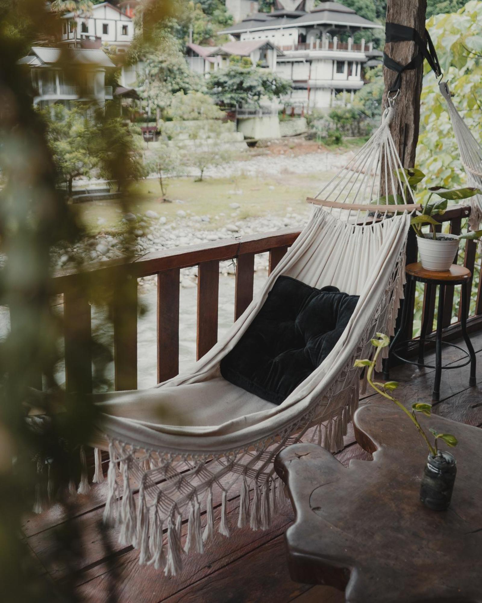Hotel Charlys Little House Bukit Lawang Esterno foto