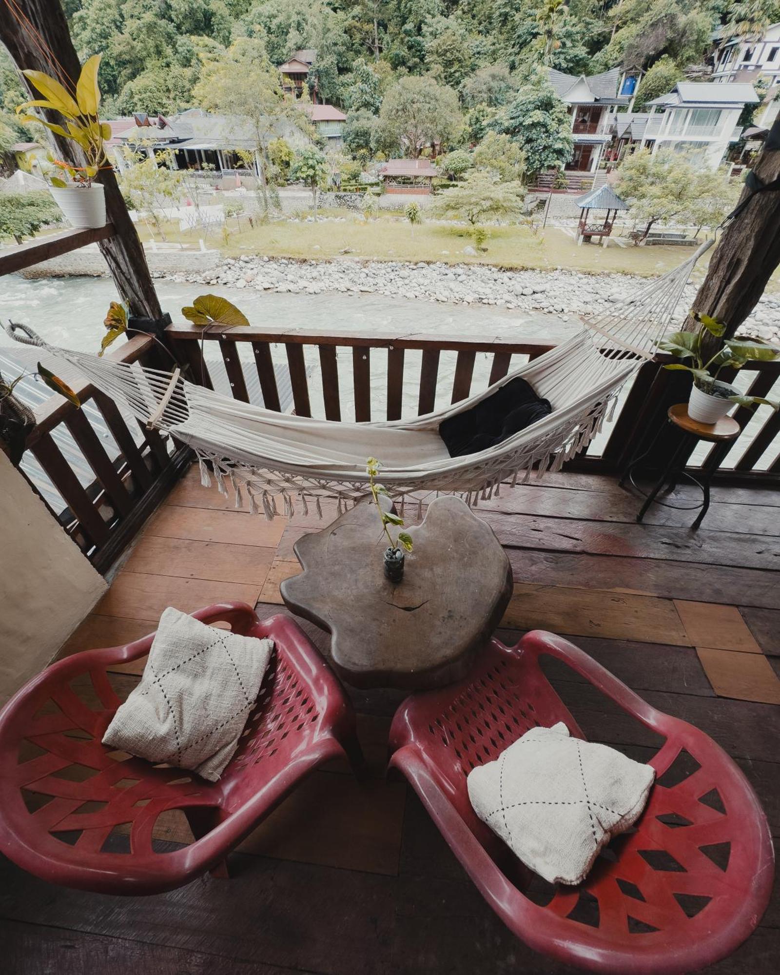 Hotel Charlys Little House Bukit Lawang Esterno foto